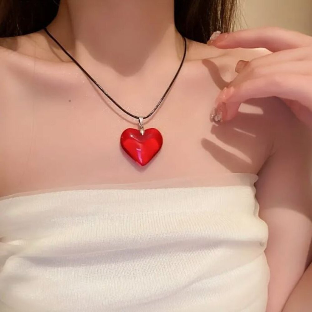 NEW Romantic Red Glass Puffy Heart Leather Cord Necklace